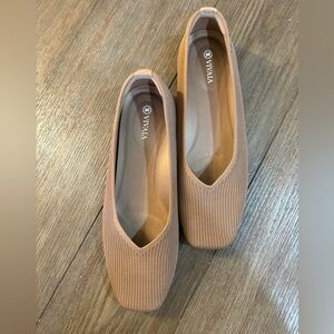 Vivaia Camel, Size 43, Square Toes, V-cut shoes